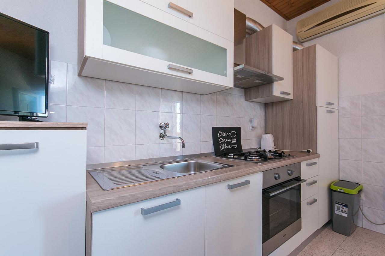 Apartments By The Sea Zivogosce - Blato, Makarska - 1057 Blato  Exterior photo