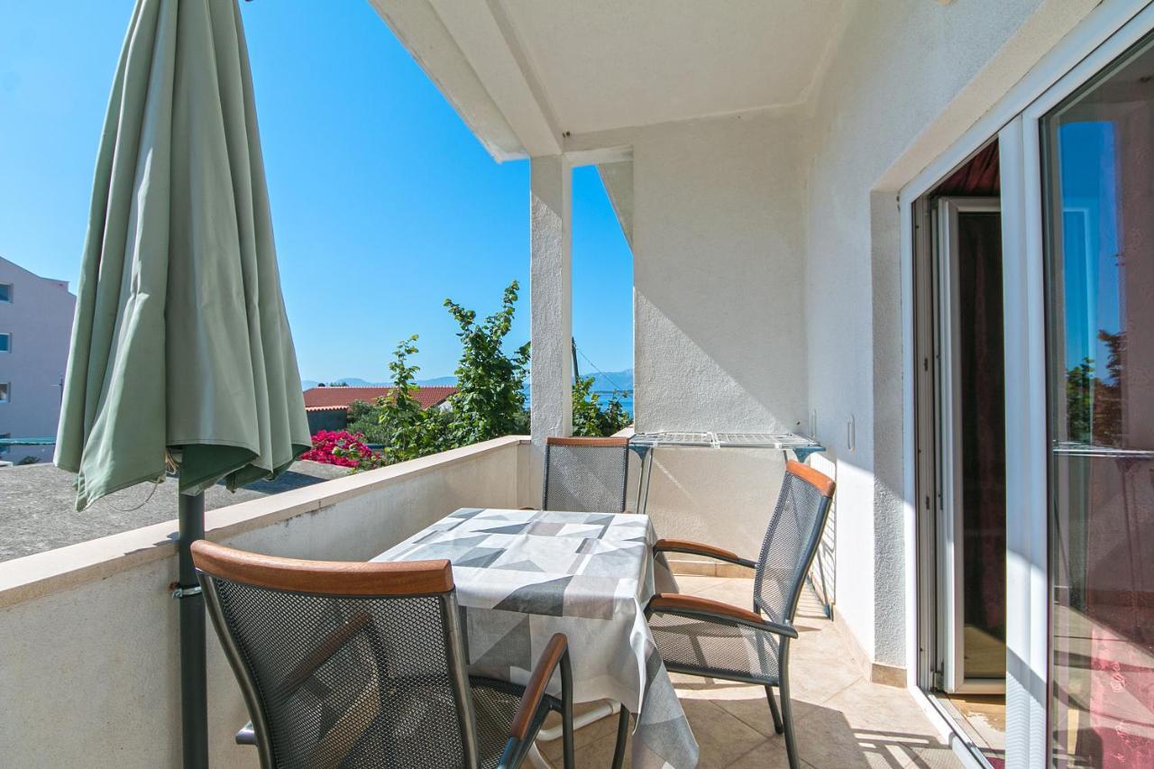 Apartments By The Sea Zivogosce - Blato, Makarska - 1057 Blato  Exterior photo