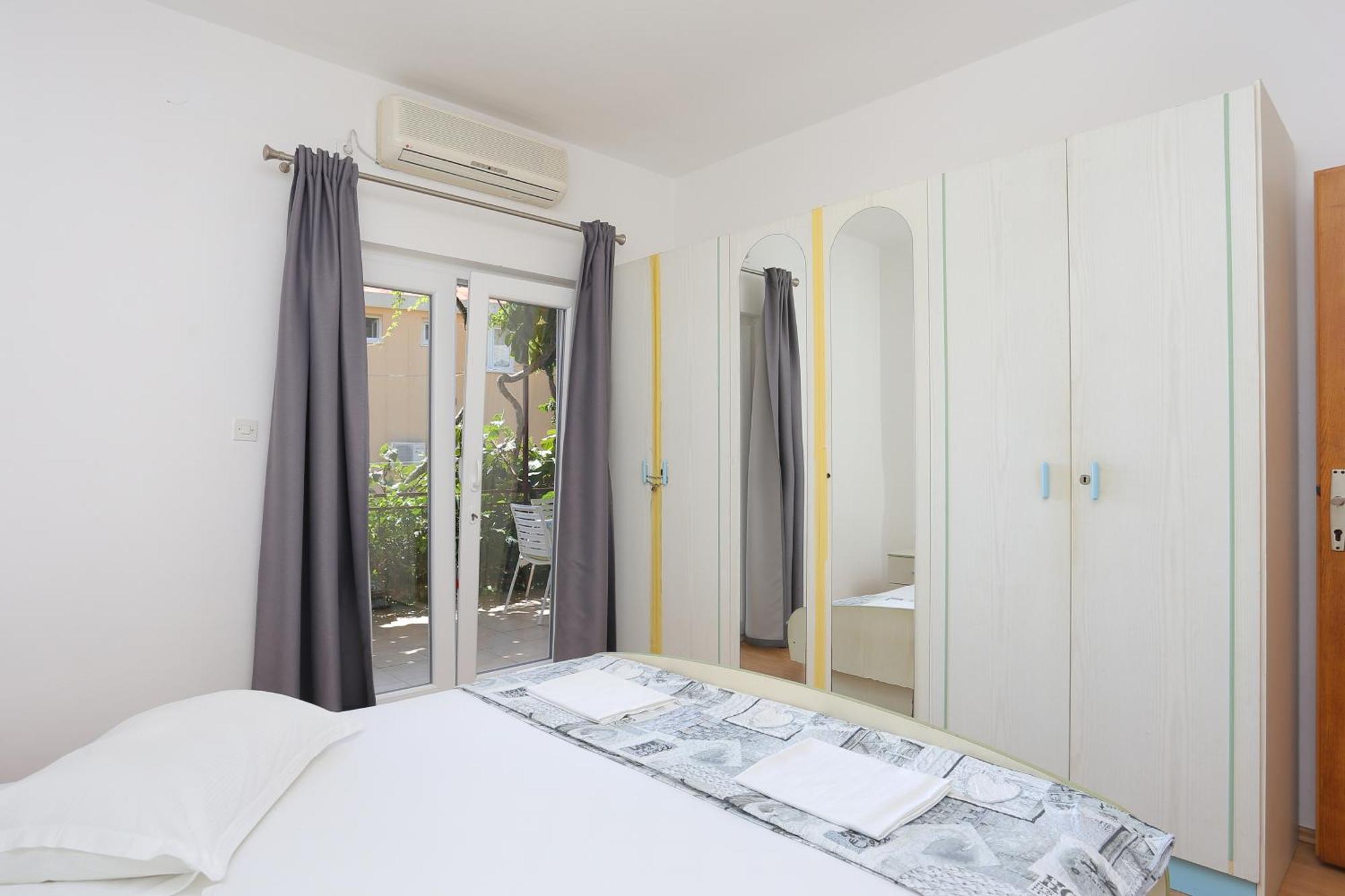 Apartments By The Sea Zivogosce - Blato, Makarska - 1057 Blato  Room photo